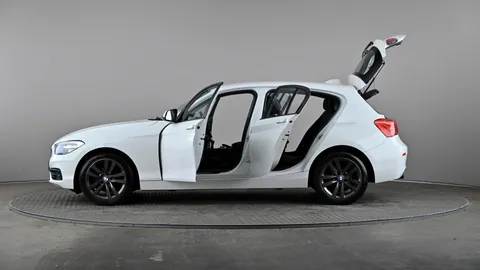 BMW 1 SERIES 118i [1.5] Sport [Nav]