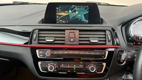 BMW 1 SERIES 118i [1.5] Sport [Nav]