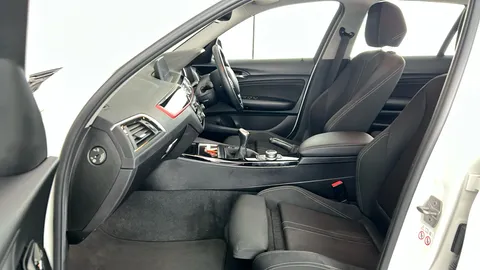 BMW 1 SERIES 118i [1.5] Sport [Nav]