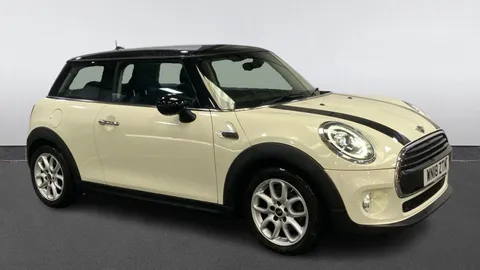 MINI HATCHBACK 1.5 Cooper II