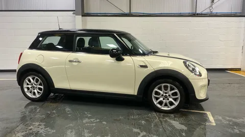 MINI HATCHBACK 1.5 Cooper II