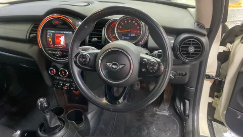 MINI HATCHBACK 1.5 Cooper II