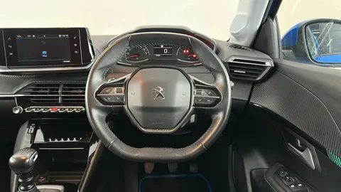 PEUGEOT 208 1.2 PureTech 100 Allure