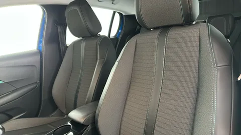 PEUGEOT 208 1.2 PureTech 100 Allure