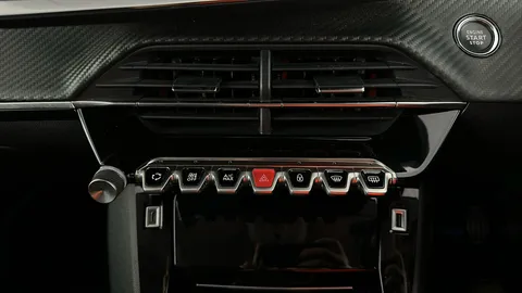 PEUGEOT 208 1.2 PureTech 100 Allure