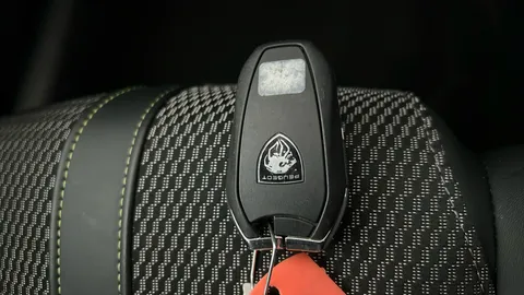 PEUGEOT 208 1.2 PureTech 100 GT