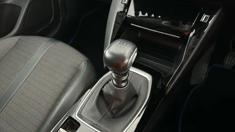 PEUGEOT 208 1.2 PureTech 100 Allure