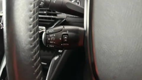 PEUGEOT 208 1.2 PureTech 100 Allure