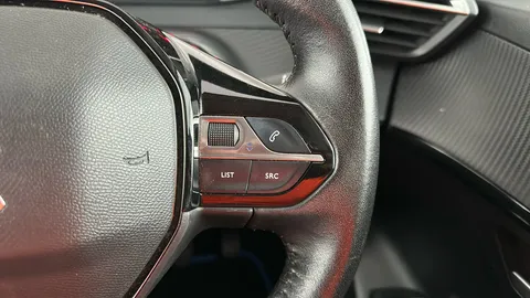 PEUGEOT 208 1.2 PureTech 100 Allure