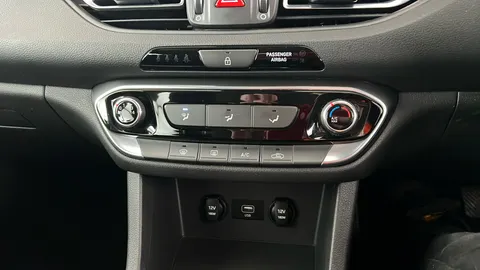 HYUNDAI I30 1.0T GDi SE Connect