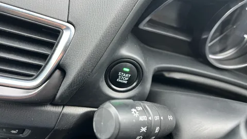 MAZDA 3 2.0 Sport Nav