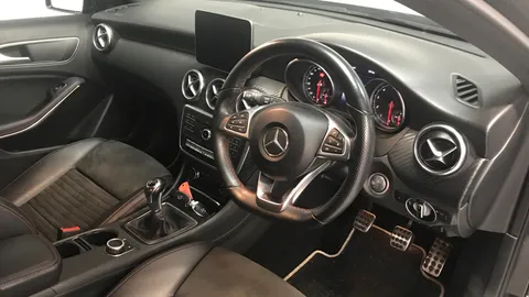 MERCEDES-BENZ A CLASS A160 AMG Line