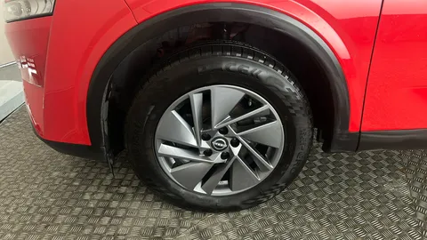 NISSAN QASHQAI 1.3 DiG-T MH Acenta Premium