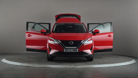 NISSAN QASHQAI 1.3 DiG-T MH Acenta Premium