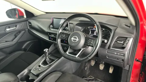 NISSAN QASHQAI 1.3 DiG-T MH Acenta Premium