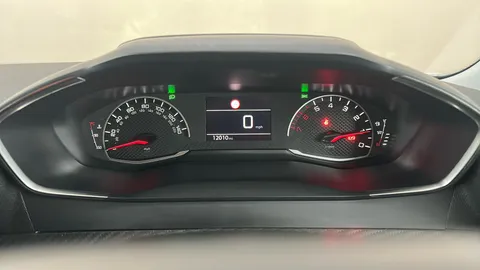 PEUGEOT 2008 1.2 PureTech Active Premium+