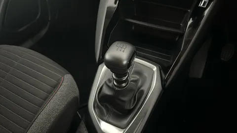 PEUGEOT 2008 1.2 PureTech Active Premium+