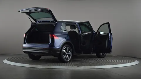 VOLKSWAGEN TIGUAN 2.0 TDi 150 SE Nav
