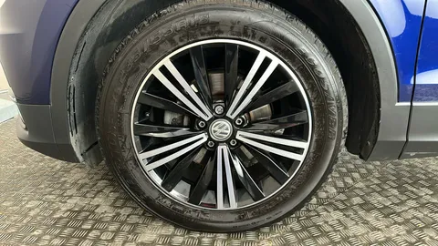 VOLKSWAGEN TIGUAN 2.0 TDi 150 SE Nav