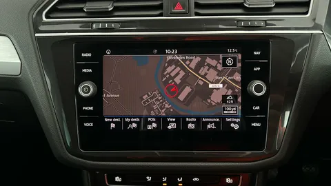 VOLKSWAGEN TIGUAN 2.0 TDi 150 SE Nav