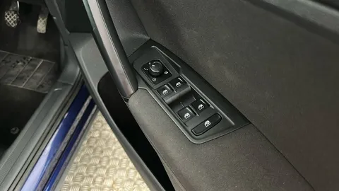 VOLKSWAGEN TIGUAN 2.0 TDi 150 SE Nav