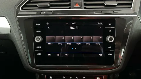 VOLKSWAGEN TIGUAN 2.0 TDi 150 SE Nav