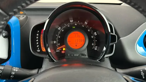 TOYOTA AYGO 1.0 VVT-i X-Trend