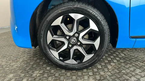 TOYOTA AYGO 1.0 VVT-i X-Trend