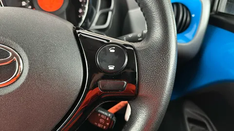 TOYOTA AYGO 1.0 VVT-i X-Trend