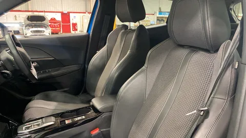 PEUGEOT 2008 100kW GT 50kWh Auto