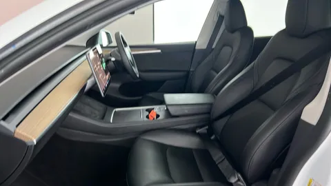 TESLA MODEL Y Long Range AWD Auto