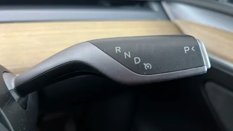 TESLA MODEL Y Long Range AWD Auto