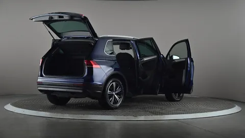 VOLKSWAGEN TIGUAN 2.0 TDi 150 SE Nav