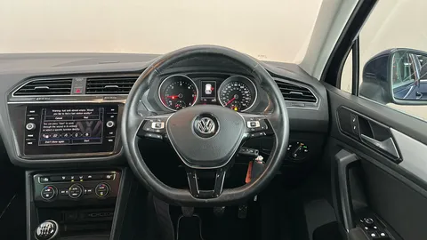 VOLKSWAGEN TIGUAN 2.0 TDi 150 SE Nav