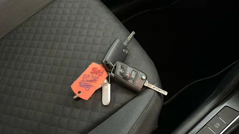 VOLKSWAGEN TIGUAN 2.0 TDi 150 SE Nav