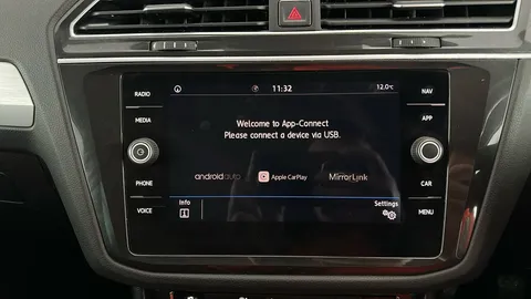 VOLKSWAGEN TIGUAN 2.0 TDi 150 SE Nav