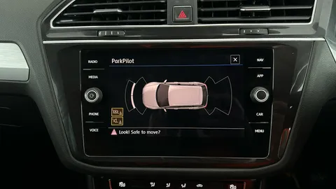 VOLKSWAGEN TIGUAN 2.0 TDi 150 SE Nav