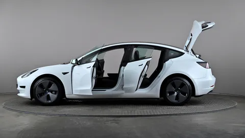 TESLA MODEL 3 Standard Plus Auto