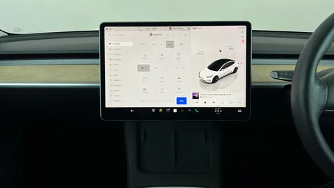 TESLA MODEL 3 Standard Plus Auto