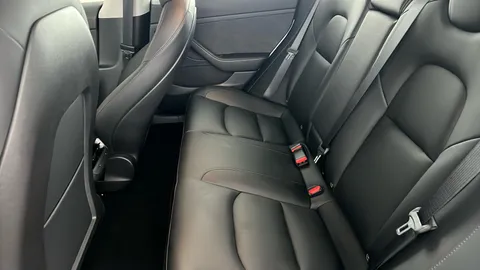 TESLA MODEL 3 Standard Plus Auto