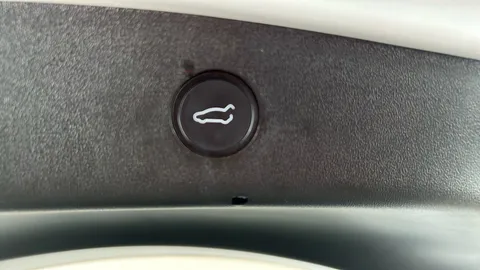 TESLA MODEL 3 Standard Plus Auto