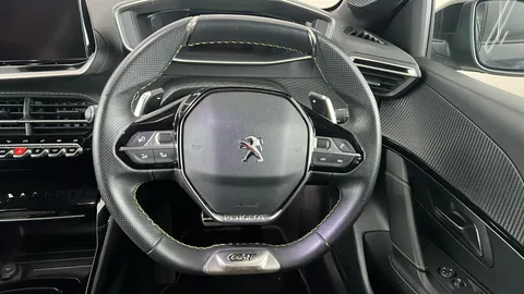 PEUGEOT 208 1.2 PureTech 100 GT EAT8