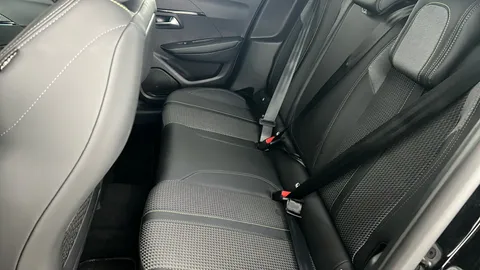 PEUGEOT 208 1.2 PureTech 100 GT EAT8