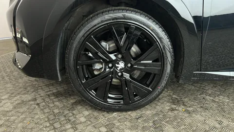 PEUGEOT 208 1.2 PureTech 100 GT EAT8