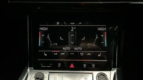 AUDI E-TRON 230kW 50 Quattro 71kWh Black Edition Auto