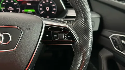 AUDI E-TRON 230kW 50 Quattro 71kWh Black Edition Auto