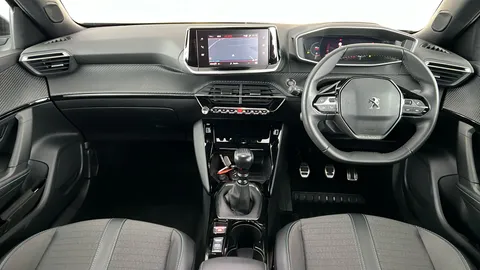PEUGEOT 2008 1.2 PureTech Allure Premium+
