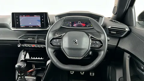 PEUGEOT 2008 1.2 PureTech Allure Premium+