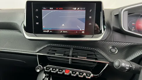 PEUGEOT 2008 1.2 PureTech Allure Premium+