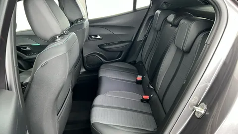 PEUGEOT 2008 1.2 PureTech Allure Premium+